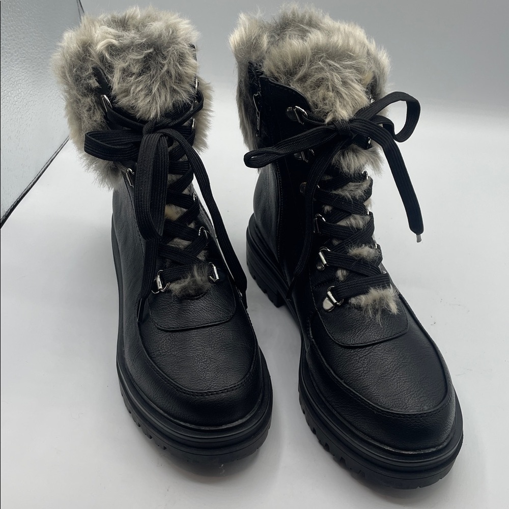 Sun + Stone Orlaa Black combat boots, size 6
New no box - Picture 4 of 5